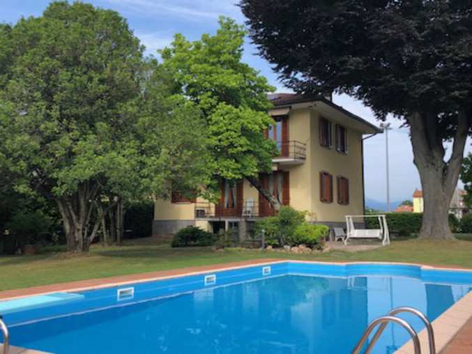 Bella villa con piscina