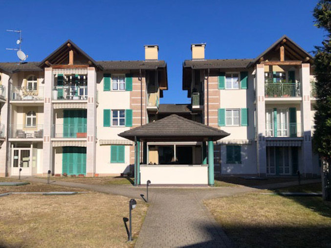 MALNATE IN RECENTE CONDOMINIO AFFITTASI TRILOCALE ULTIMO PIANO CON BOX DOPPIO