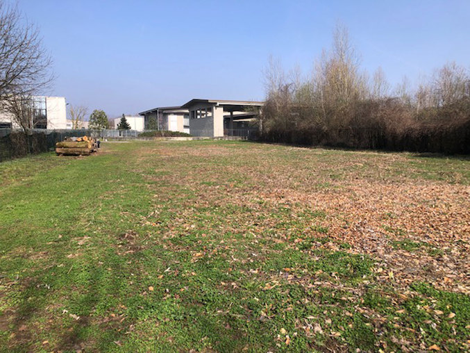 MALNATE VENDESI PIANEGGIANTE TERRENO INDUSTRIALE